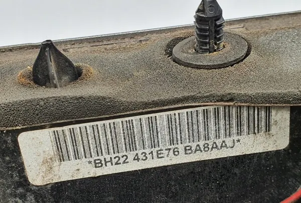 Land Rover Discovery IV Heckklappenblende BH22431E76BA image 10