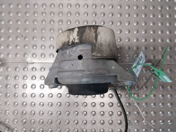 Mercedes-Benz GLC X253 C253 2016 Engine Mount Left A2532400700 image 3