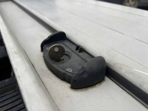 OEM MMAUTKO-21730 Ford Ranger Wildtrak Bâche Roulante image 9
