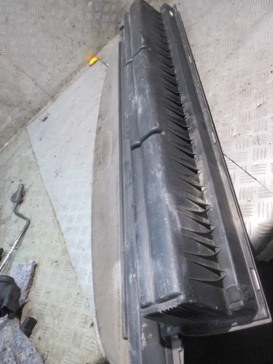 Store de coffre Volvo V50 S40 OEM 39898413 image 3