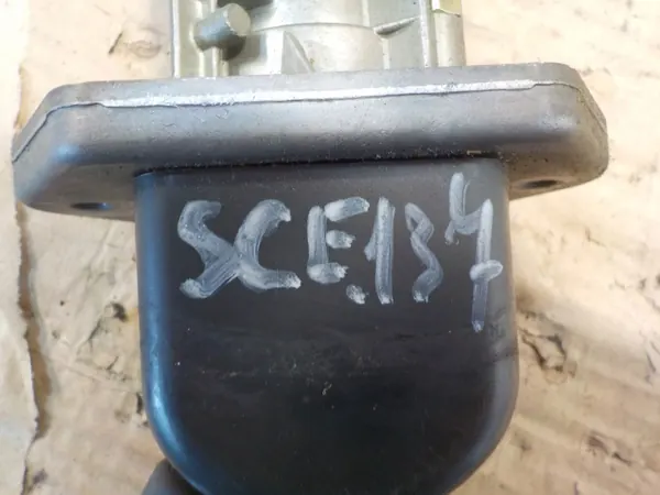 Volvo Bromsventil OEM 5010612809 - Begagnad image 5