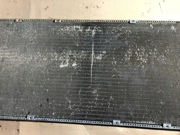 Radiador de agua VW T4 2.5 TDI OEM 701121253M image 3