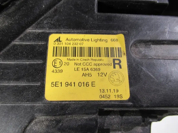 Skoda OE 5E1941016 Farol Dianteiro Direito image 8