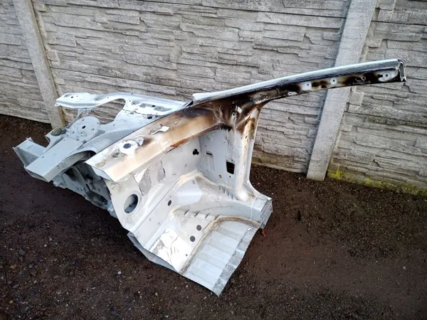 Aile avant droite Tesla S OEM 1022589-01-J image 4