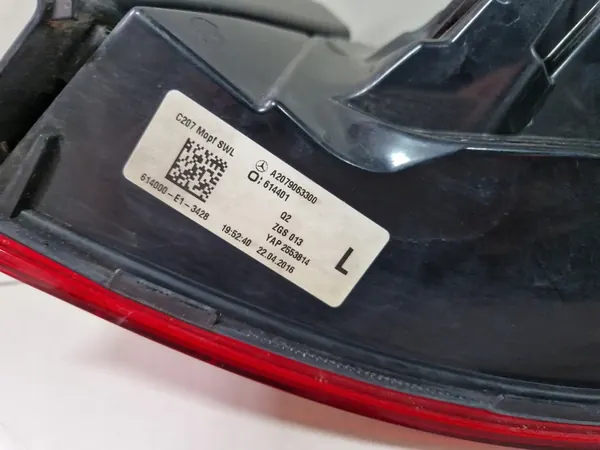 Linker Achterlicht Mercedes E-Klasse W207 Coupé A2079063300 image 10