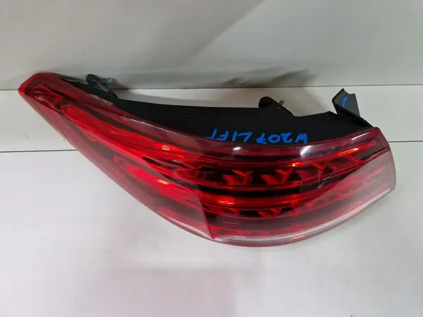 Linker Achterlicht Mercedes E-Klasse W207 Coupé A2079063300 image 2