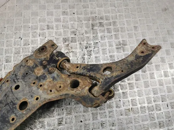 Ford Focus 2005 Traverse avant OEM AMD99078 image 5