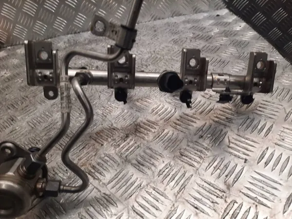 Bomba de combustible usada OEM AG9E-9D376-AB Ford image 6