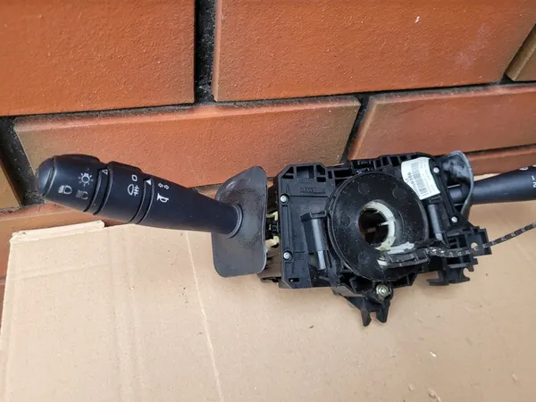 Kombischalter Dacia Logan image 4