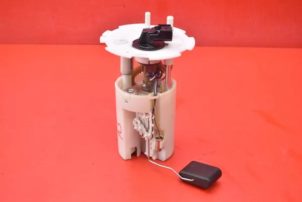 Brandstofpomp Chevrolet Aveo T250 1.2 16V 95949348 image 2