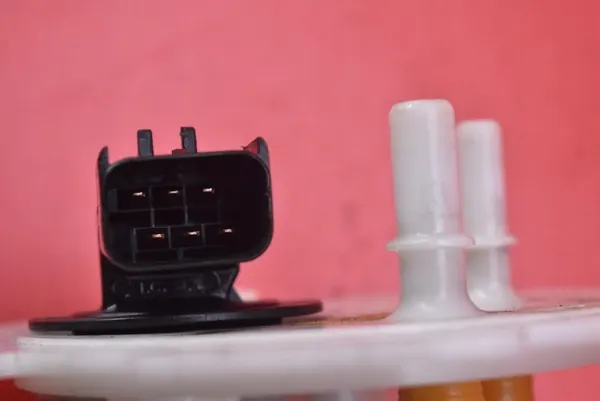 Brandstofpomp Chevrolet Aveo T250 1.2 16V 95949348 image 8