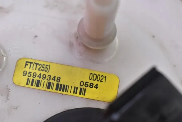 Brandstofpomp Chevrolet Aveo T250 1.2 16V 95949348 image 9