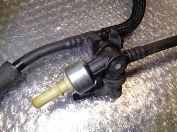 Polttoaineenjakaja OEM 1763547 Ford 1.6 TDCI:lle image 7