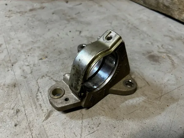 Halvaxelfäste OEM 397745712R image 2