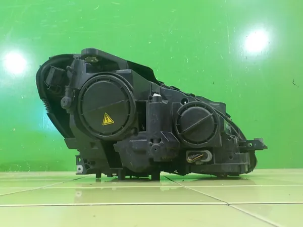 MERCEDES C W204 C204 COUPE AMG Xenon Linker Lamp A2048203739 image 6