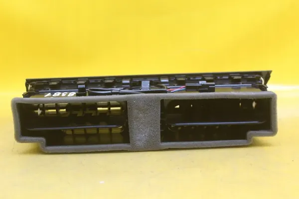 Grade de ventilação central Audi A5 8T image 4