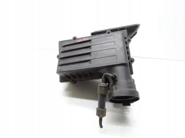 Luftfilterhus OEM 5Q0129601AC - Begagnad Audi OE image 3