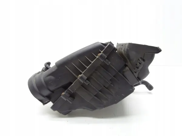 Luftfilterhus OEM 5Q0129601AC - Begagnad Audi OE image 6
