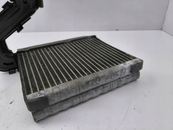 Volvo V70 2008 Lämmitysydin Ilmastointi OEM AMD126613 image 4