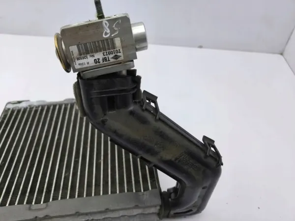 Volvo V70 2008 Lämmitysydin Ilmastointi OEM AMD126613 image 6