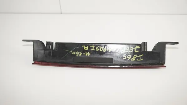 Jeep Compass II Takaperävalo OEM 360190172 image 8