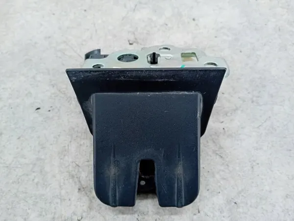 Audi A6 C6 FL takaluukun lukko OEM ZAMEK KLAPY AUDI A6 C6 FL image 2