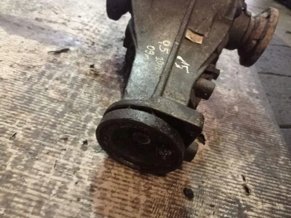 Bakre differential AUDI Q5 (8R) 09205 Diesel 125kW 2013 image 4