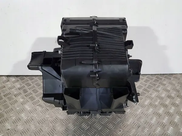 Renault Arkana ilmastointihöyrystin OEM 272703273R image 10