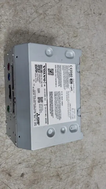 Volvo S60 III Radio Navigatielezer OEM 32141144 image 2