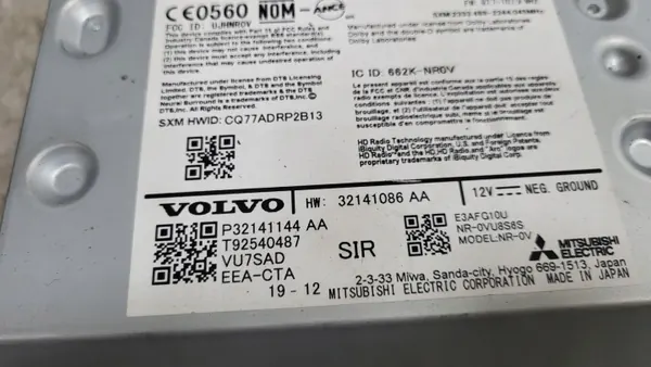 Volvo S60 III Radio Navigatielezer OEM 32141144 image 4