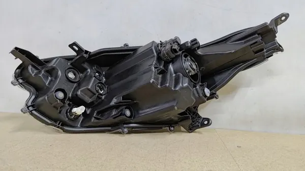 TOYOTA YARIS IV P21 Faro Derecho 81130-K0060 OEM image 5