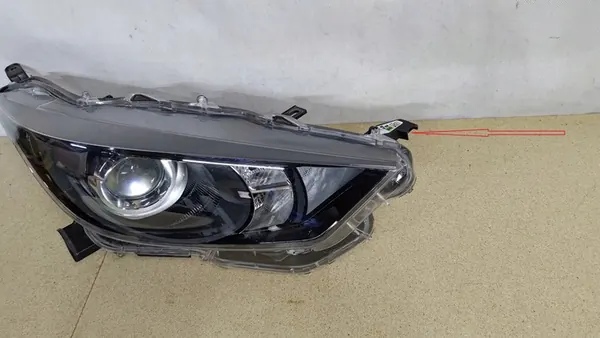 TOYOTA YARIS IV P21 Faro Derecho 81130-K0060 OEM image 6