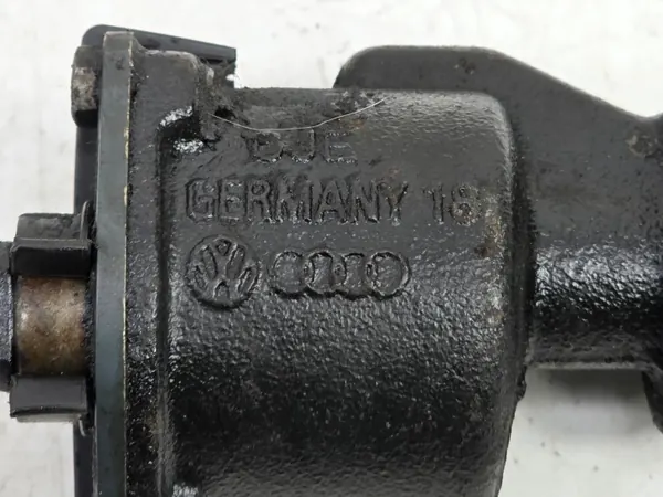 Vacuümpomp VW T4 1.9 TD OEM 028207A - Gebruikt image 7