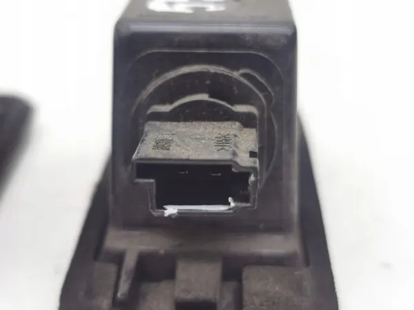 Opel Zafira C 2014 Conjunto de luz de placa traseira OEM image 2