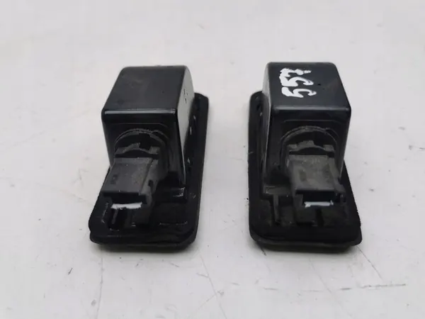 Opel Zafira C 2014 Conjunto de luz de placa traseira OEM image 4