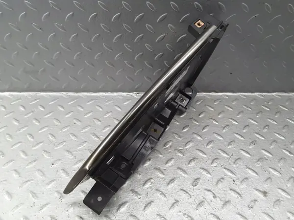 Cadillac ATS Asbakframe OEM 23147278 - Gebruikt image 5