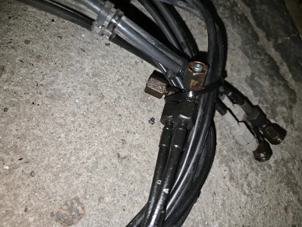 OEM 9675531282 EM Linhas Hidráulicas para Atego 3 MP3 image 3