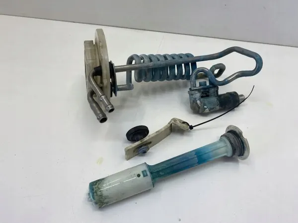 Capteur de niveau de liquide lave-glace OEM A2105400045 Mercedes image 3