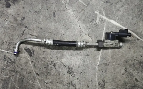 Conduite de valve AC OEM 8R0260696B pour Audi Q4 e-tron image 2