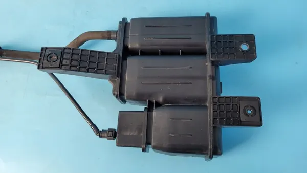 Filtro de carbón KIA SORENTO IV 20r OEM 31420-P4200 image 9