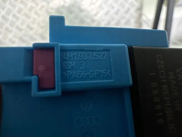 SKODA FABIA III Rela 525 3Q0951253 Liitin 4H1937527 image 5