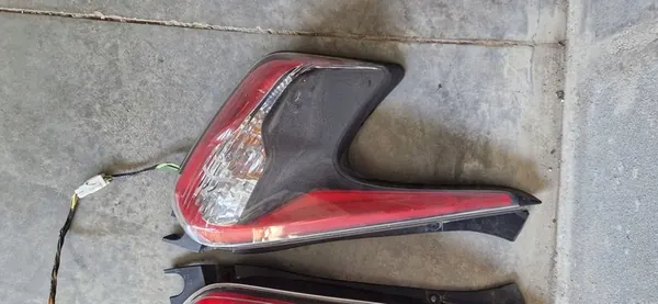 Lámpara trasera derecha Nissan Juke F15 image 2