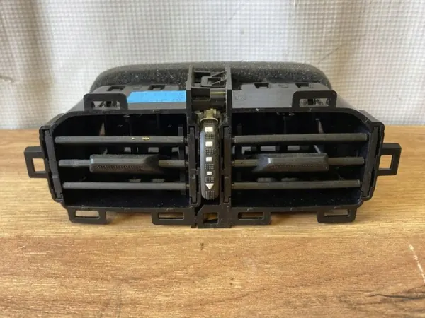 OEM 279609776R Bakre luftmunstycke Renault Austral 2024 image 2