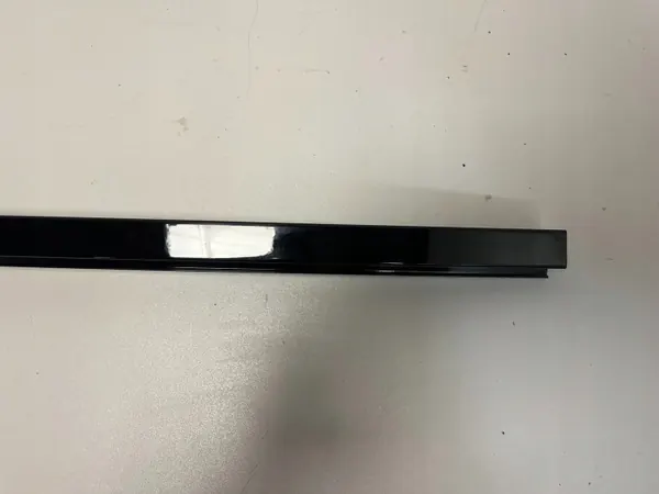 Bakrutslist vänster sida OEM 7429391 BMW X5 G05 image 3