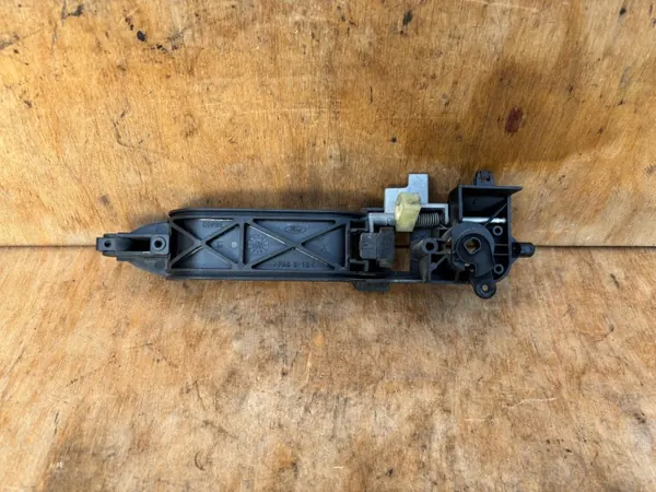 Dörrhandtag fram höger OEM KLAMKA DRZWI Ford Focus MK1 image 3