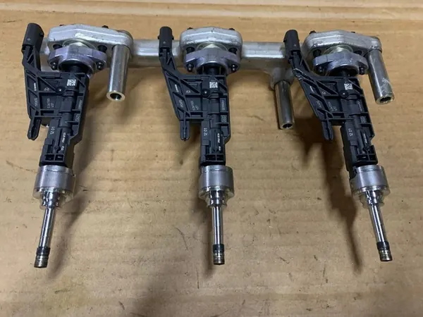 2019 BMW X5 G05 Injektor 8656548 image 3