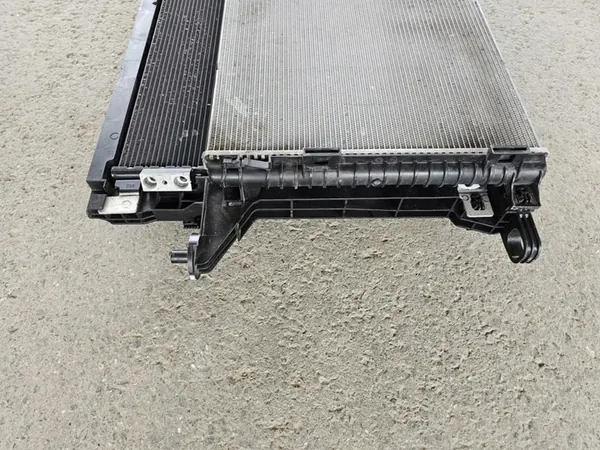 Conjunto de radiadores Audi E-Tron 50 55 OEM 4KE image 4