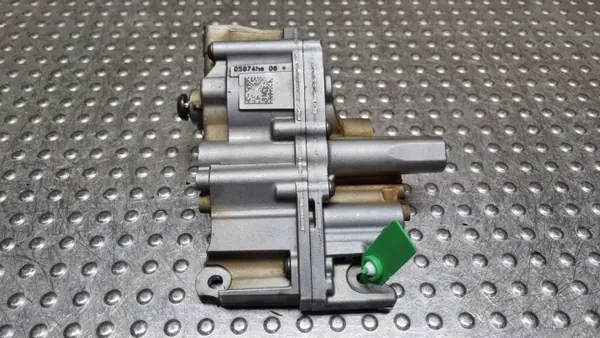 Pompe à huile OEM 7551004 pour BMW N53 image 3