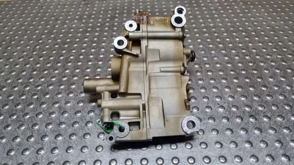 Pompe à huile OEM 7551004 pour BMW N53 image 4