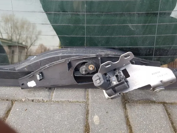 BMW 3 F31 bakluckeruta OEM 51317263163 image 7